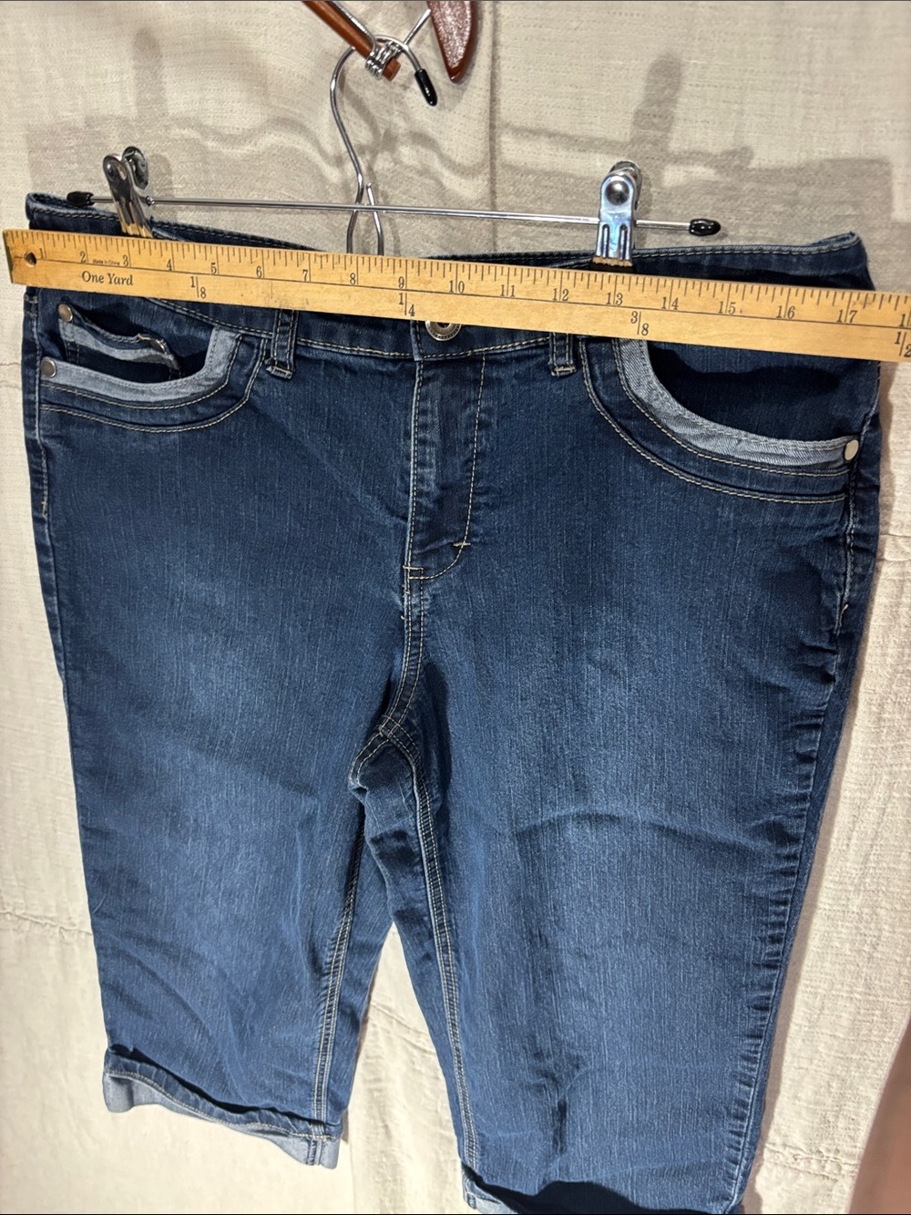 Christopher & Banks Cuffed Denim Capri Jeans Size 12 Dark Wash Stretch - Picture 4 of 8